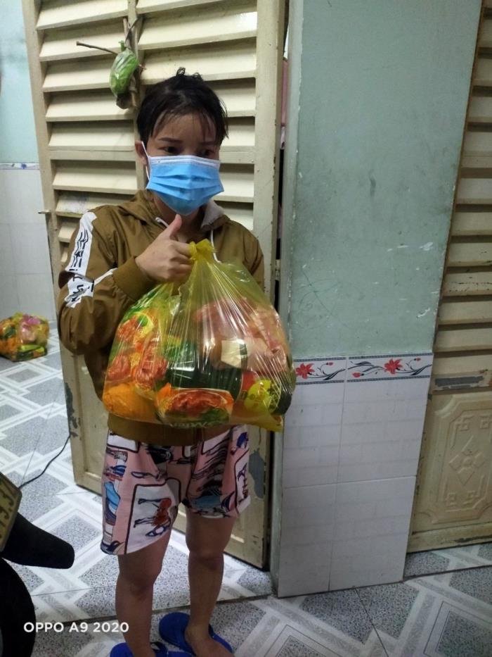 Trao quà cứu trợ đến người dân ở P.Bình Chiều, TP.Thủ Đức (ngày 24/09/2021)